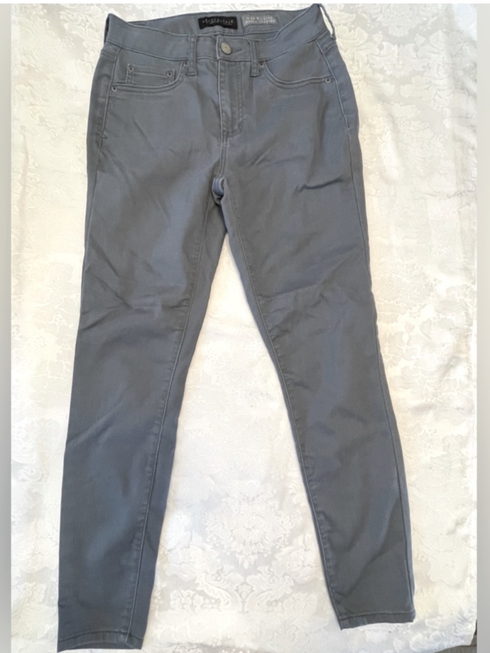 Aeropostale High Waisted Ankle Jeggings- size 4- like new